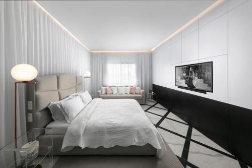 King George suites Room Type - Deluxe Queen Studio 