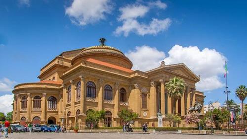 Nearby attraction, Alba central City in Palermo