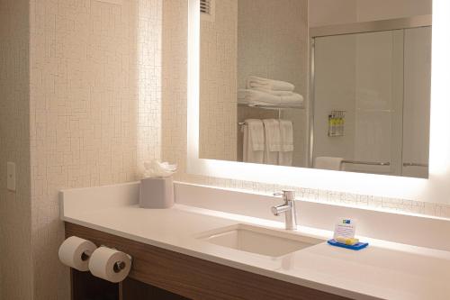 Holiday Inn Express Hotel & Suites Livermore, an IHG Hotel - image 4