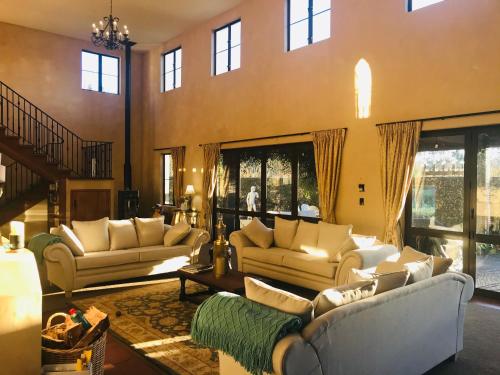 360m² 3 guļamistaba, 3 privāta vannas istaba Villa Aongatete
 (Villa Vie) in Aongatete