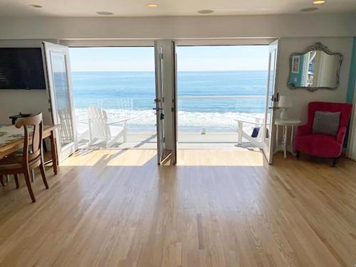 Malibu Private Beach Apartments in Malibu, USA