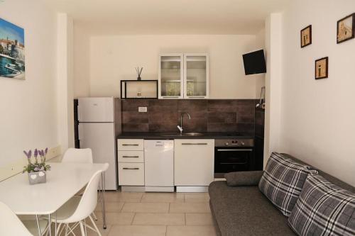Apartments by the sea Tri Zala Korcula - 558 - image 8