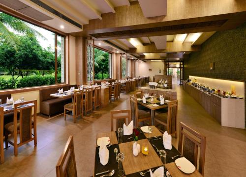 餐廳, Sarovar Portico Gir in 薩桑吉爾