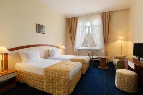 Economy Twin Room room in Ramada by Wyndham Plovdiv Trimontium