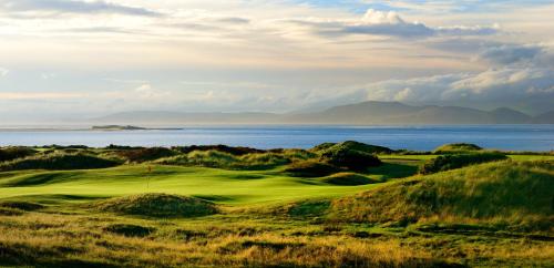 Spacious house with sea and mountain views, Co. Kerry in Kilnanare
