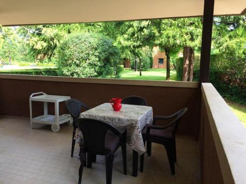 Apartment with one bedroom in Sirmione with shared pool and WiFi 200 m from the beach - image 7