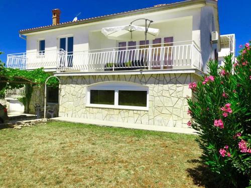 One bedroom apartement at Novigrad 400 m away from the beach with enclosed garden and wifi