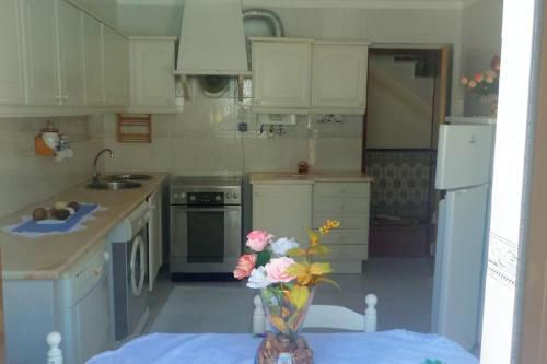  2 bedrooms house at Palmela 8 km away from the beach in Palmela