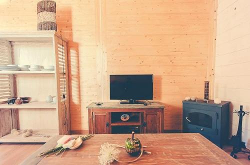  Charming house in Canamero with pool and mountain view in Cañamero