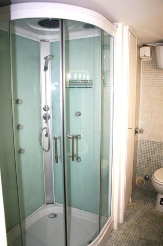 Apartment with 2 bedrooms in Roma with wonderful city view and WiFi - image 3