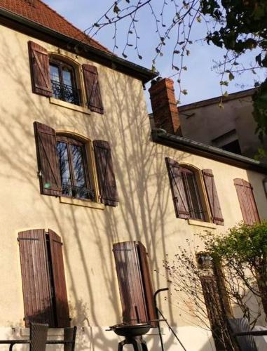 Apartment with one bedroom in Roanne with enclosed garden and WiFi - main image
