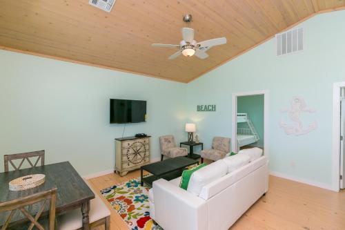 2 Adjacent Homes - Walk to Beach Shops & Dining home - image 2