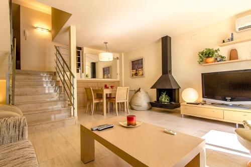  3 bedrooms house at Tarragona 500 m away from the beach with shared pool enclosed garden and wifi in Tarragona