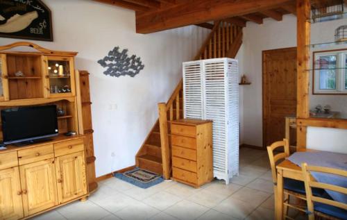 House with 2 bedrooms in Saint Front de Pradoux with shared pool furnished garden and WiFi - main image
