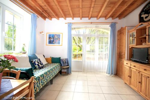 House with 2 bedrooms in Saint Front de Pradoux with shared pool furnished garden and WiFi - image 2