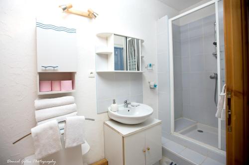 House with 2 bedrooms in Saint Front de Pradoux with shared pool furnished garden and WiFi - image 4