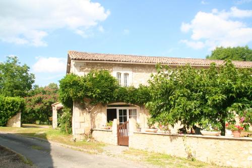 House with 2 bedrooms in Saint Front de Pradoux with shared pool furnished garden and WiFi - image 9