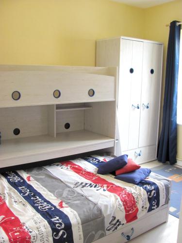 Apartment with 2 bedrooms in De Panne with furnished garden and WiFi 200 m from the beach - image 4