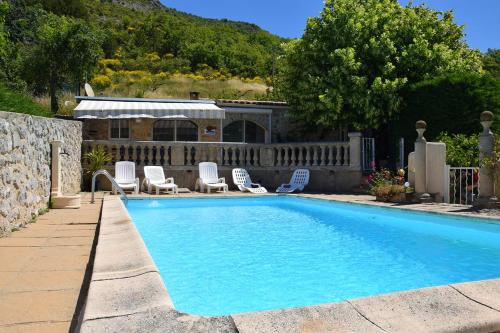 Appartement de 2 chambres avec piscine privee jardin clos et wifi a La Roche sur le Buis - Location saisonnière - La Roche-sur-le-Buis