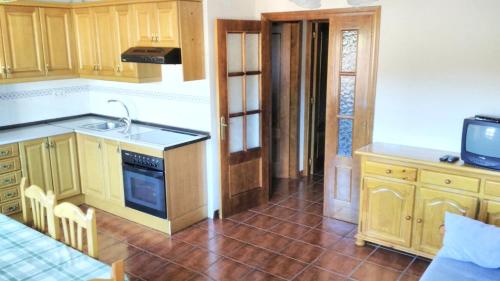  One bedroom appartement with city view enclosed garden and wifi at Guadalaviar 8 km away from the slopes in Guadalaviar