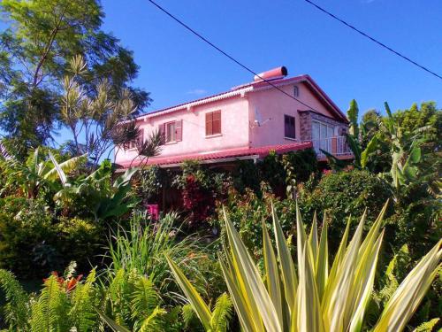 Appartement de 3 chambres avec vue sur la mer jardin clos et wifi a Le Tampon a 8 km de la plage - Location saisonnière - Le Tampon