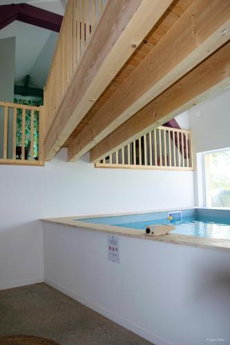 Villa with 5 bedrooms in Panissieres with indoor pool enclosed garden and WiFi 56 km from the slopes - image 10