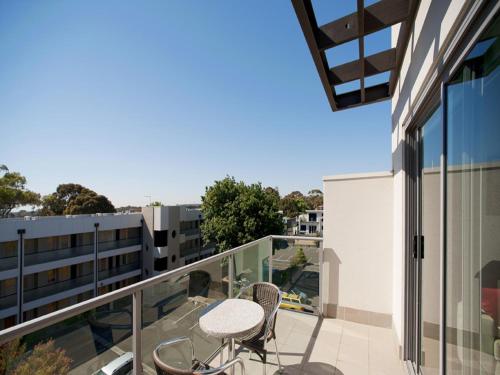 parveke/terassi, The Waves Apartments in Phillip Island