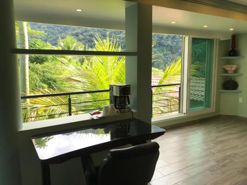 Ocean Frontage Two Bedroom Family compound with Full Kitchen