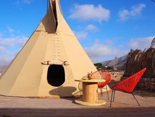  Teepee Costa, Pension in Tindaya