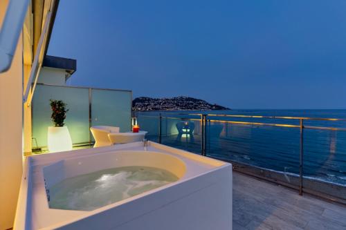 Hotel Maritim - image 12
