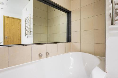 Soulful Central London Apartment - image 4