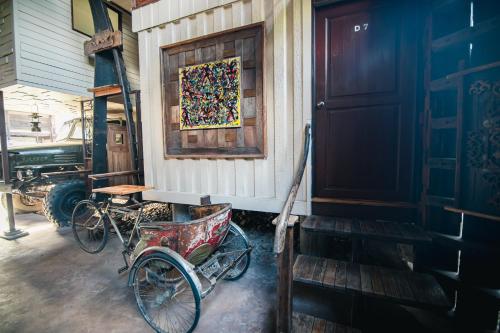 Suankaew​ art​ hostel​ Room Type - Deluxe Twin Room