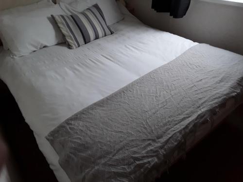 2 bed caravan approx 10 mins from beach suzie 2 - main image