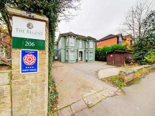 OYO The Regent Guest House Southampton 
