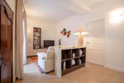 Les Demeures du Tonnelier, Maison Rue in Saint-Romain (Burgundy)