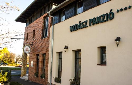 Vadász Panzió és Étterem - Hotel - Szombathely