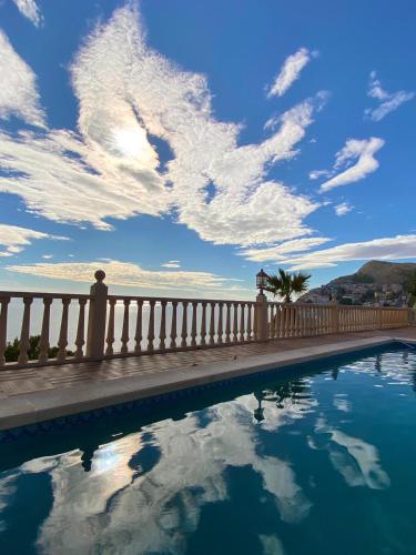 LUJOSA VILLA EN PRIMERA LINEA gîte à louer Masets