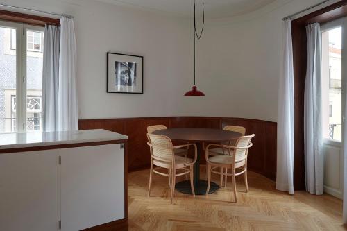 2 bedrooms, 3 beds