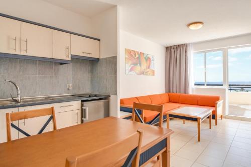 Apartments Palm Garden 4