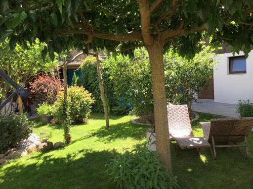 גינה, Les 3 Coeurs - Chambres chez charmants habitants in לס דיאבלרטס