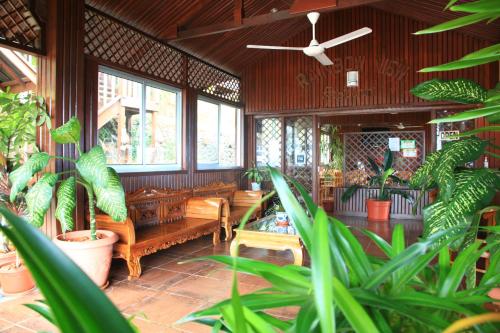 Empfangshalle, Rose Garden Resort in Meyungs