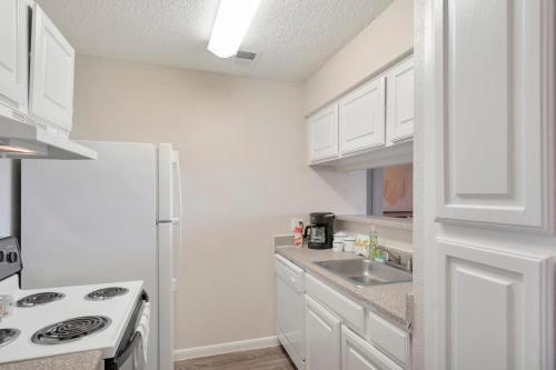 Lovely Midland Getaway with Pool and Fitness Center - image 12