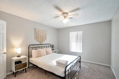 Spacious Midland Getaway with Balcony - image 11