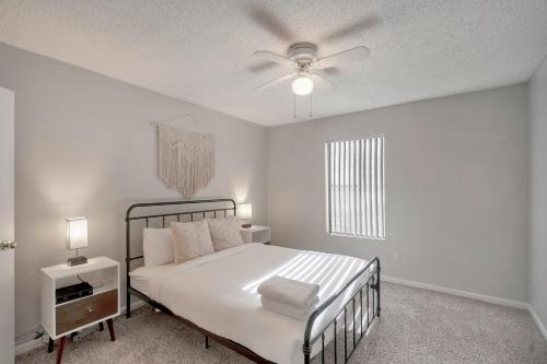 Spacious Midland Getaway with Balcony - image 14