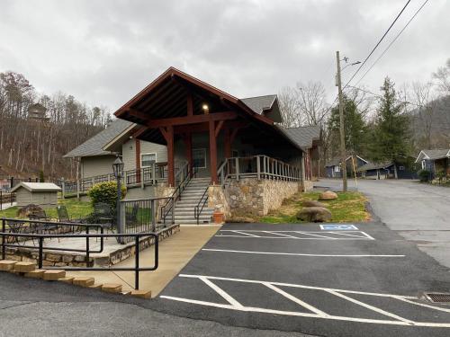 Carr's Northside Hotel and Cottages