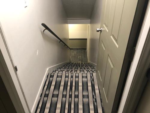 Ameri-Stay Inn & Suites