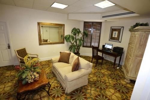 Lovers Key Resort by Distinctive Beach Rentals - image 2