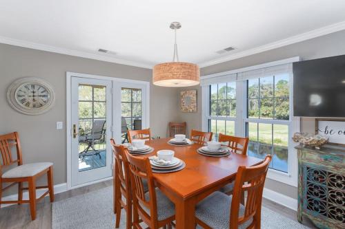 254 Evian 2 BR Shipyard Golf Condo - image 7