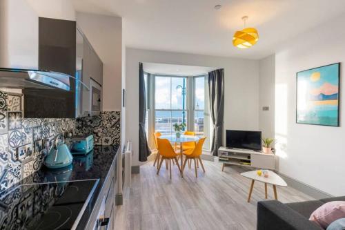 Brand New Luxury Apartment With Stunning Sea Views