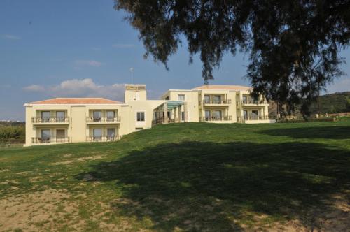 Finiki Plaza - image 6